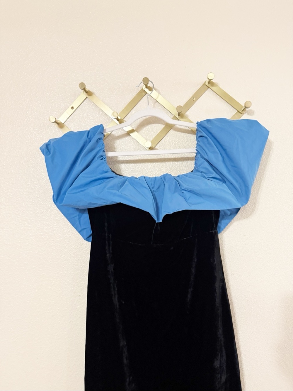 Tuckernuck Zanzibar Blue and Black Velvet Artemis Ruffle Dress Size 8 NEW $398 - Picture 8 of 13
